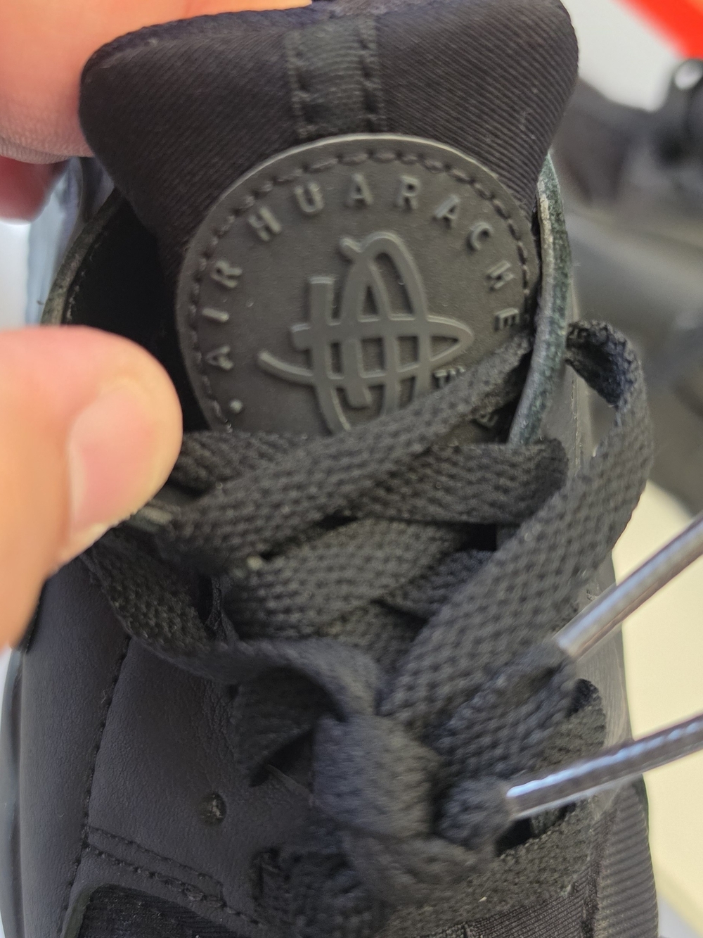 Nike Air Huarache "Triple Black / Anthracite" - Picture 6 of 12